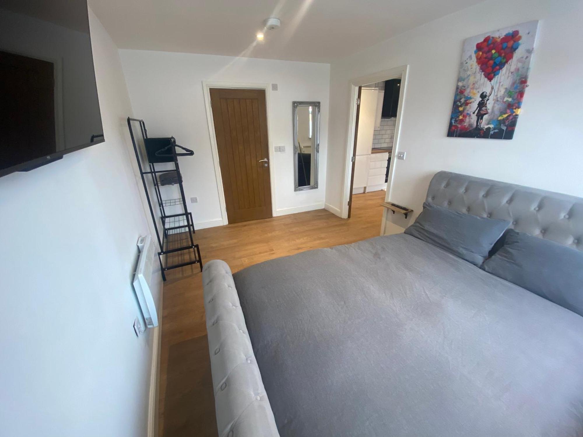 1 Bed - Free Street Parking Apartment Leicester